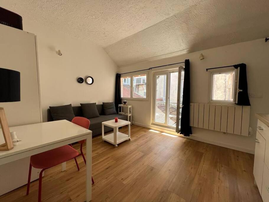 Le Cocon De Melun Apartamento Exterior foto